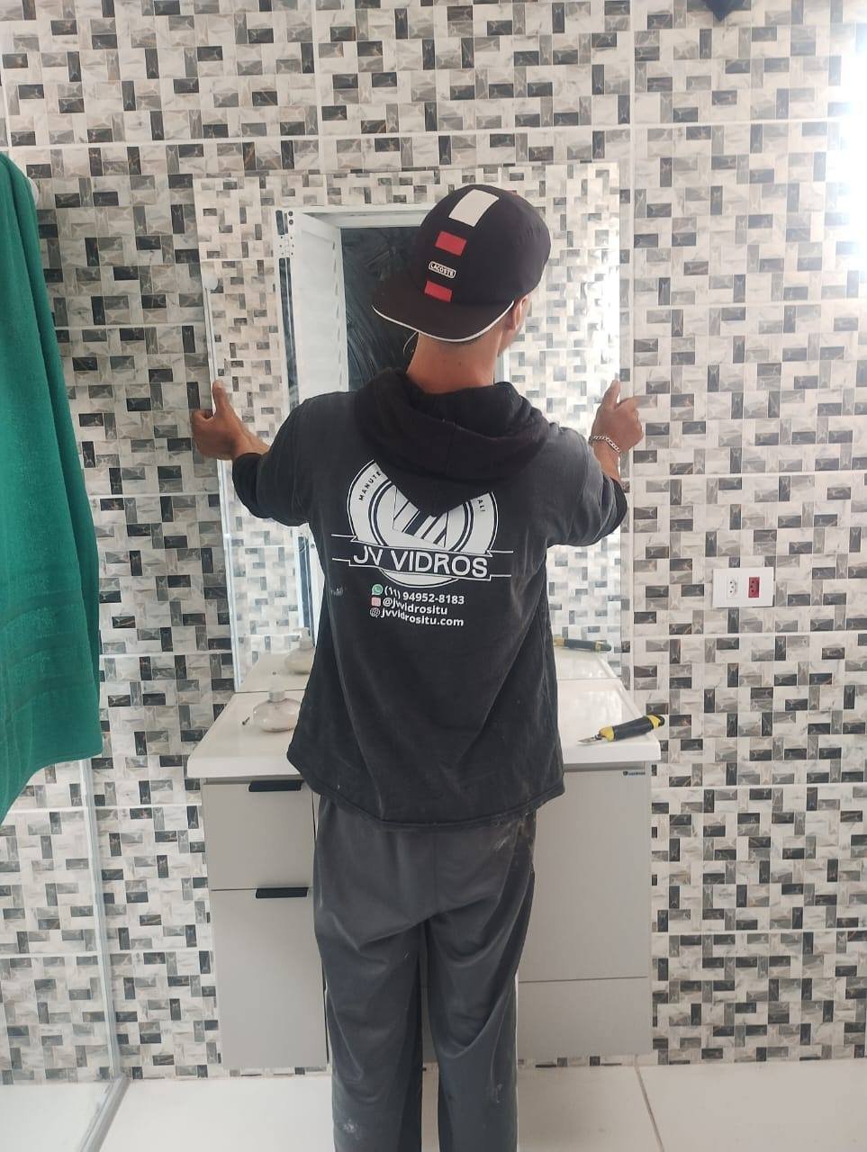 Espelho sob medida instalado pela JV Vidros em Itu-SP - foto 7