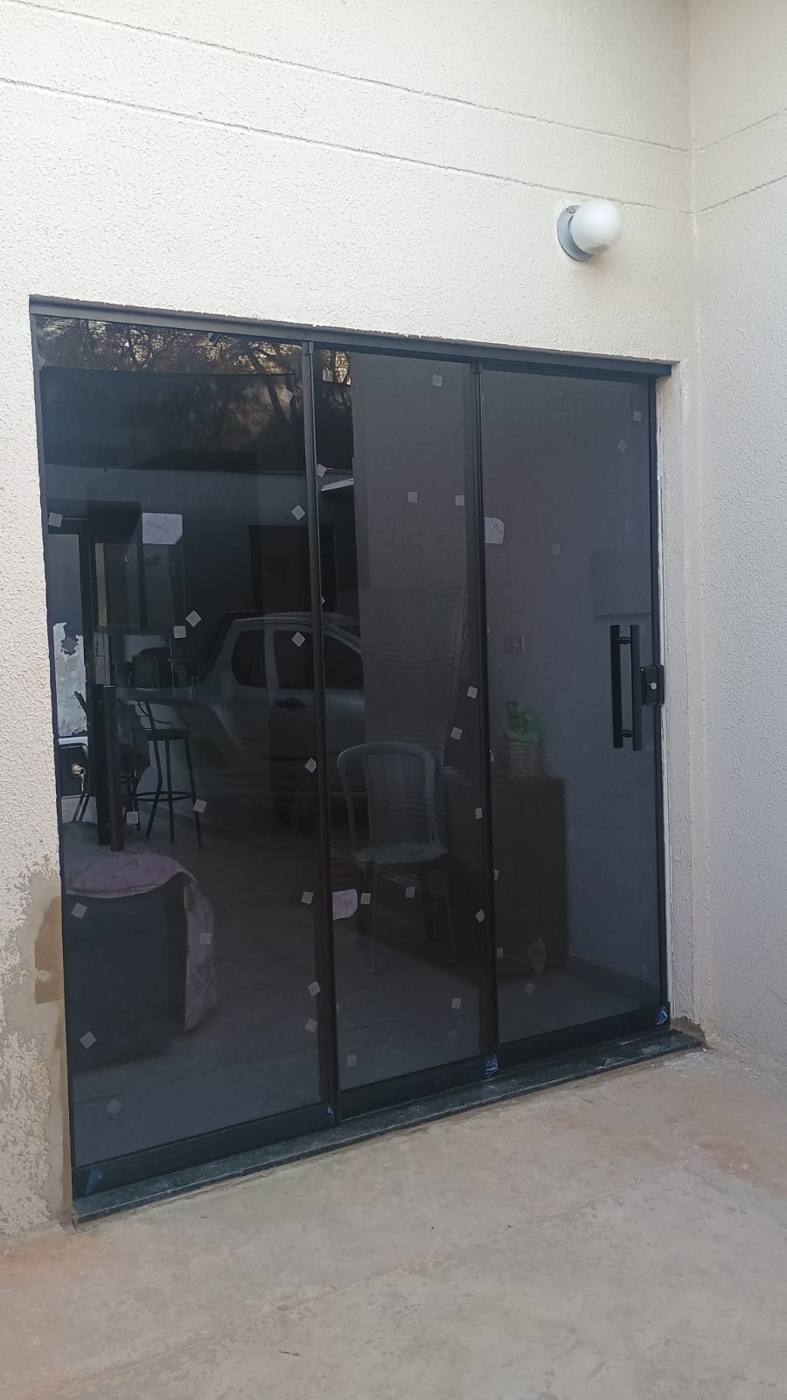 Porta de vidro instalado pela JV Vidros em Itu-SP - foto 22