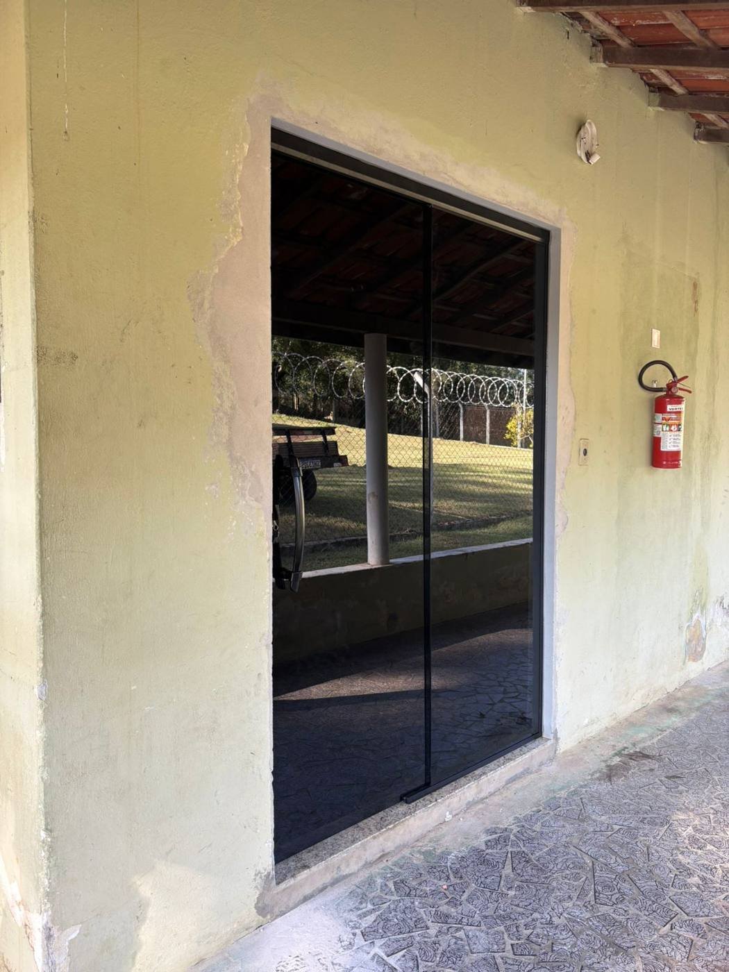 Porta de vidro instalado pela JV Vidros em Itu-SP - foto 24